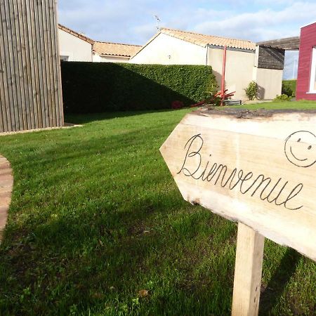 La cabane du Bonheur Les Herbiers Exterior foto